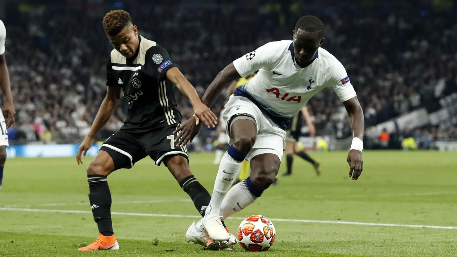 Sissoko reencontrou o seu futebol e mostra como &eacute; essencial ao Tottenham
