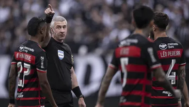 Daronco recebeu camisa do Flamengo ap&oacute;s elimina&ccedil;&atilde;o do Corinthians? Entenda o que aconteceu
