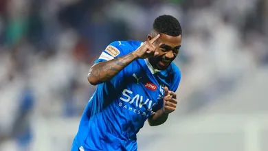 Brasileiros brilham na Ar&aacute;bia: tripleta de Malcom e gola&ccedil;o de Coronado