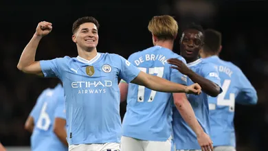 Na volta de Haaland, De Bruyne e o aniversariante &Aacute;lvarez foram os protagonistas de um dominante City