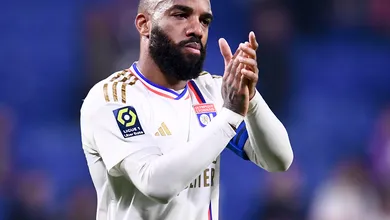 Lyon faz sua primeira final na fuga contra um antes impens&aacute;vel rebaixamento na Ligue 1