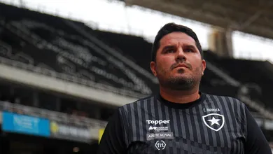 Botafogo n&atilde;o parece saber por que demitiu o t&eacute;cnico Eduardo Barroca