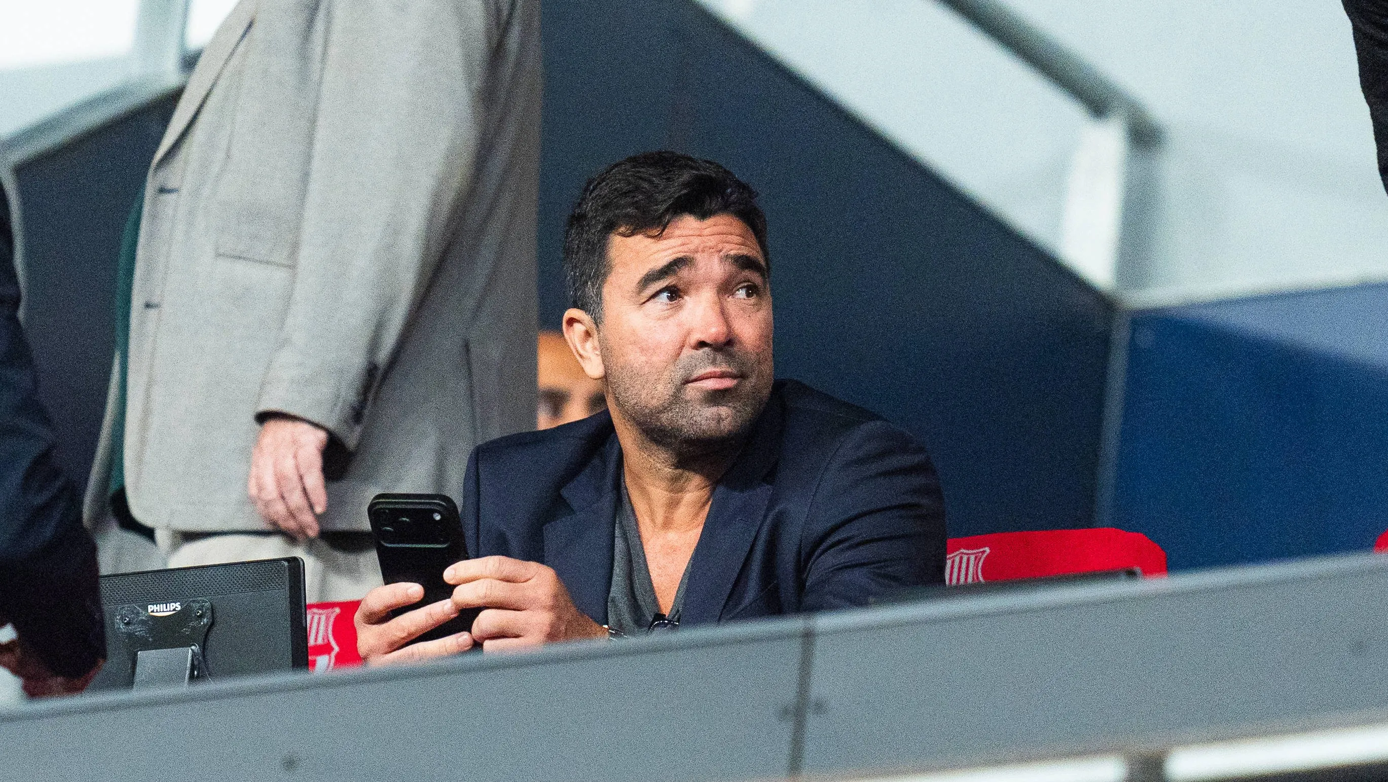 Barcelona: &lsquo;&Eacute; quase imposs&iacute;vel contratar jogadores da Premier League&rsquo;, diz Deco