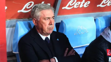 Crise entre presidente, t&eacute;cnico e jogadores no Napoli culmina na demiss&atilde;o de Ancelotti