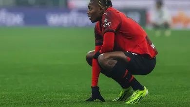 Milan segue sua via enfadonha na Serie A diante de um jovem Frosinone