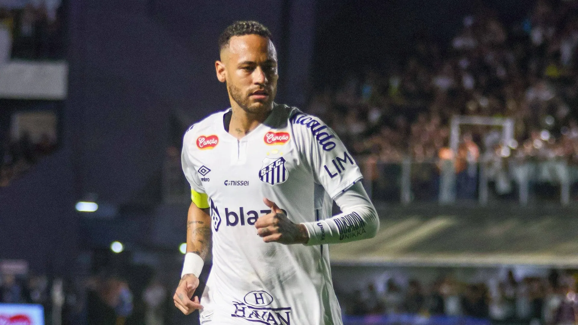 Neymar em a&ccedil;&atilde;o pelo Santos 
