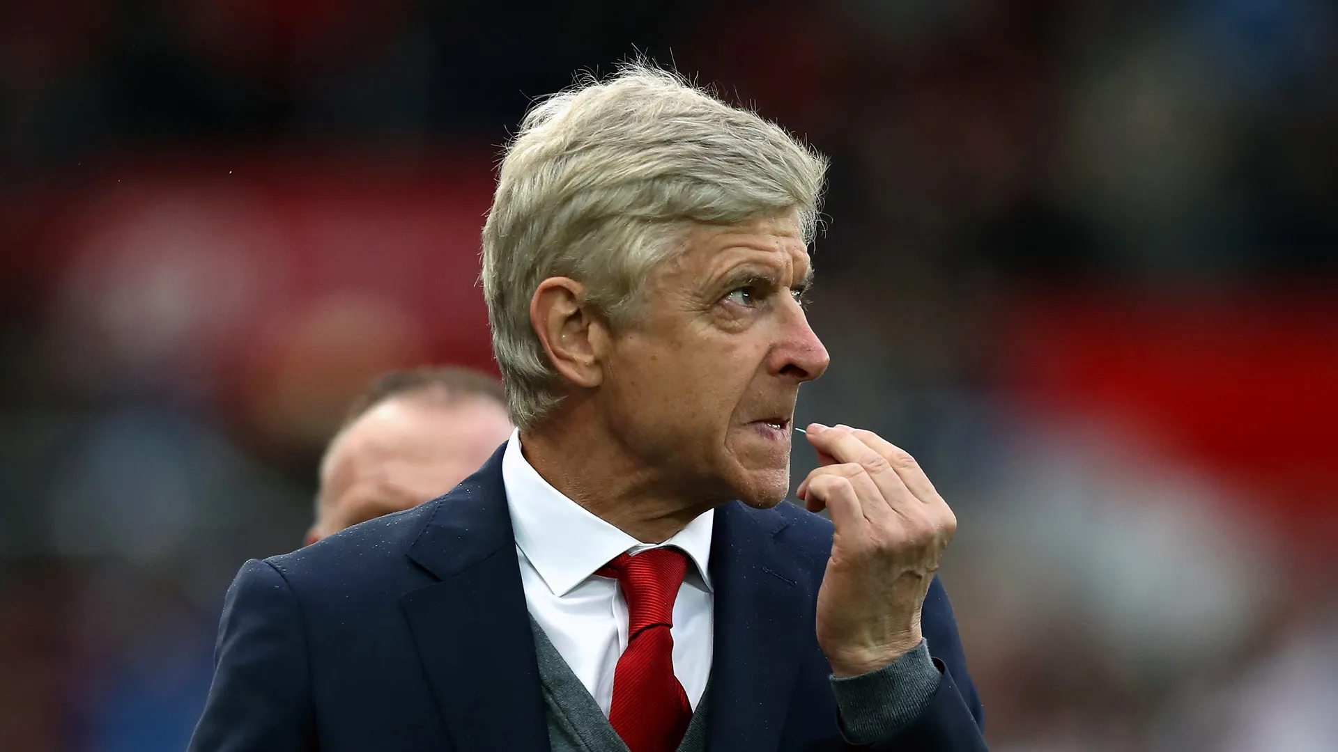 Depois de Henry e Vieira, agora &eacute; Ian Wright que detona Wenger no Arsenal