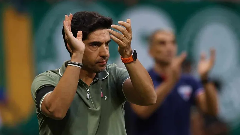 O t&eacute;cnico Abel Ferreira, do Palmeiras, em jogo contra a equipe do Fortaleza, pelo Campeonato Brasileiro, S&eacute;rie A, no Allianz Parque