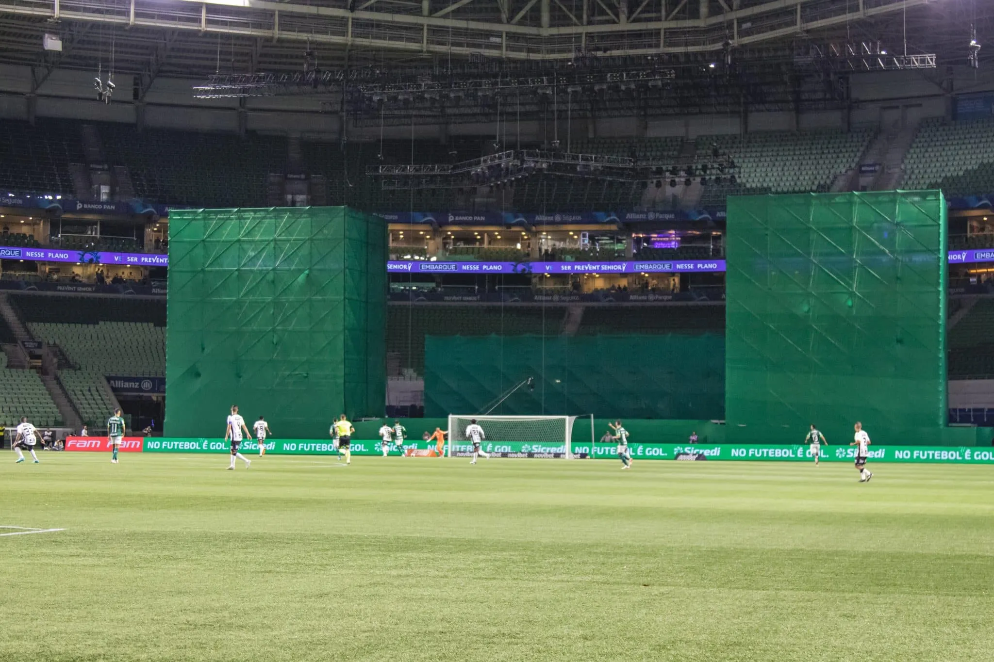 Allianz &eacute; liberado ap&oacute;s vistoria, mas Luis Miguel barra Palmeiras de treinar no est&aacute;dio