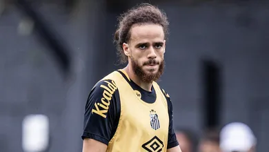 Apresentado, Billal Brahimi explica porque trocou o Nice pelo Santos e brinca com a pron&uacute;ncia do seu nome