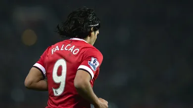 Van Gaal diz que Falcao no sub-21 n&atilde;o &eacute; humilhante, mas n&atilde;o parece assim