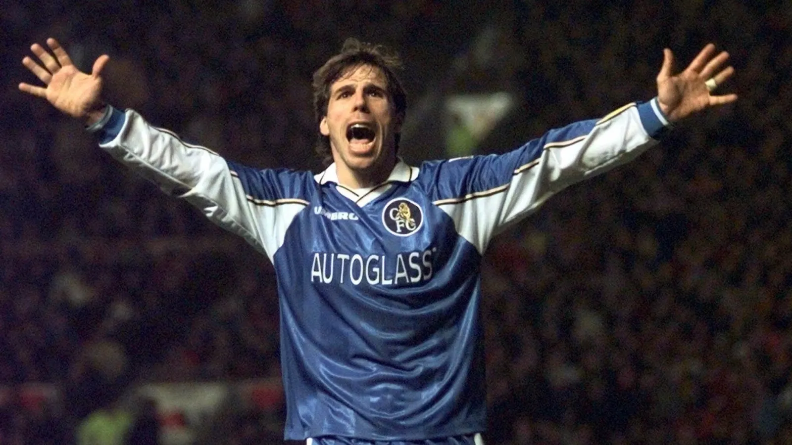 No retorno de Zola como assistente do Chelsea, vale relembrar a magia do velho craque