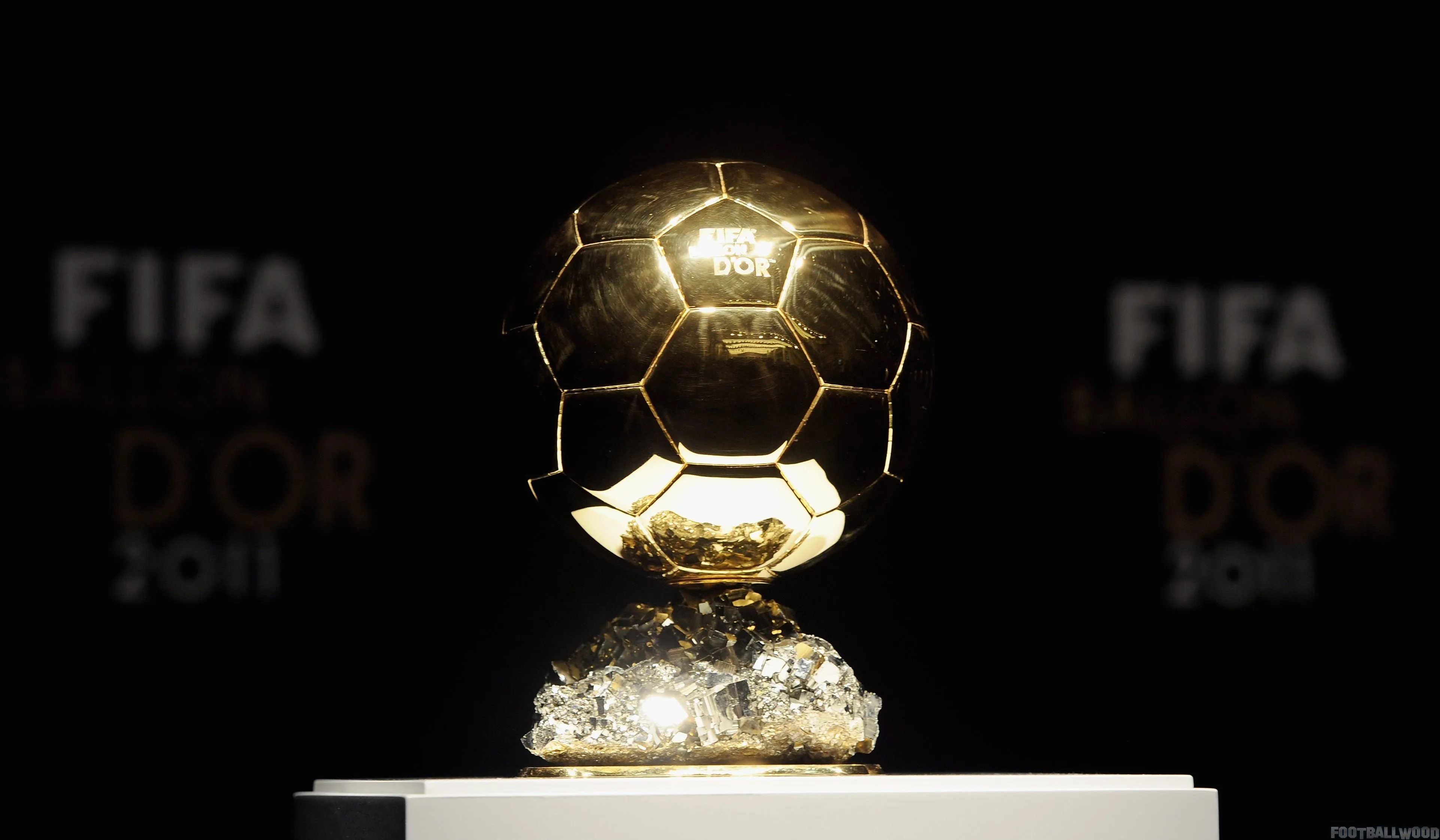 Confira a lista de 30 jogadores que concorrem &agrave; Bola de Ouro de 2016