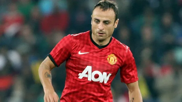 Fiorentina: &ldquo;Berbatov n&atilde;o merece vestir nossa camisa&rdquo;