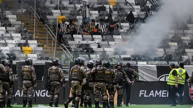 &lsquo;Selvageria&rsquo;: Flamengo condena atos de viol&ecirc;ncia na Arena MRV e culpa Atl&eacute;tico-MG