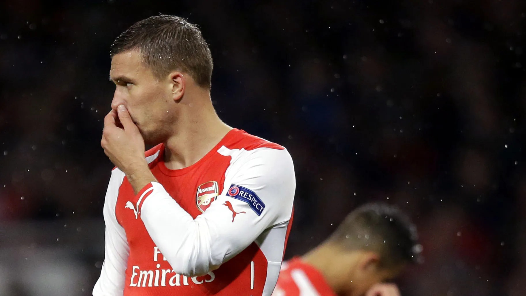 Podolski cansou de ser s&oacute; um palha&ccedil;o do Instagram no banco do Arsenal