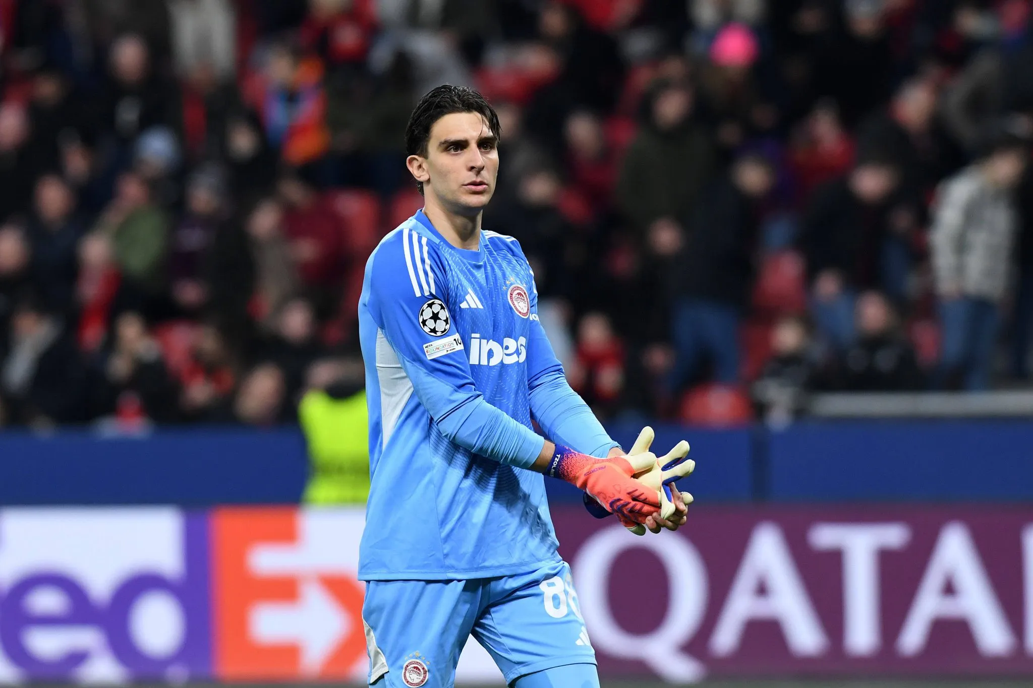 Goleiro Konstantinos Tzolakis pelo Olympiakos