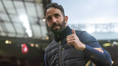 Parceiro de Cunha? United estuda vender Hojlund para fechar com homem-gol da Premier League