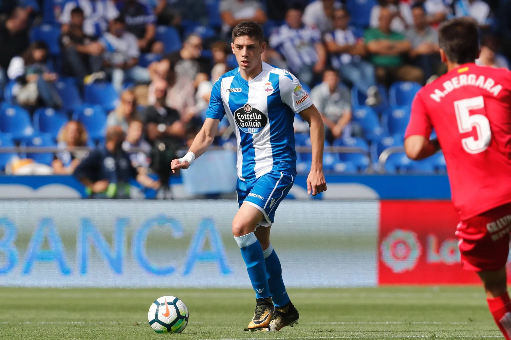 Valverde em a&ccedil;&atilde;o pelo Deportivo La Coru&ntilde;a em 2017