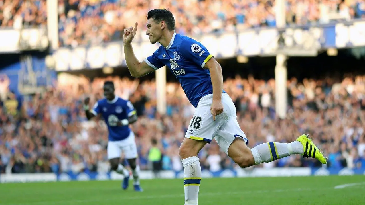 Barry comemorou 600 jogos na Premier League com um gol e como pilar do Everton de Koeman