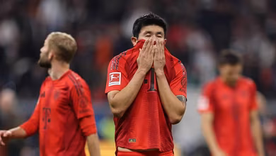 Zagueiros artilheiros do Bayern tomam baile na defesa em empate com o Frankfurt