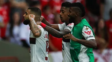 O Flamengo demarcou sua for&ccedil;a para, enfim, oferecer a gera&ccedil;&otilde;es um horizonte h&aacute; tempos intocado
