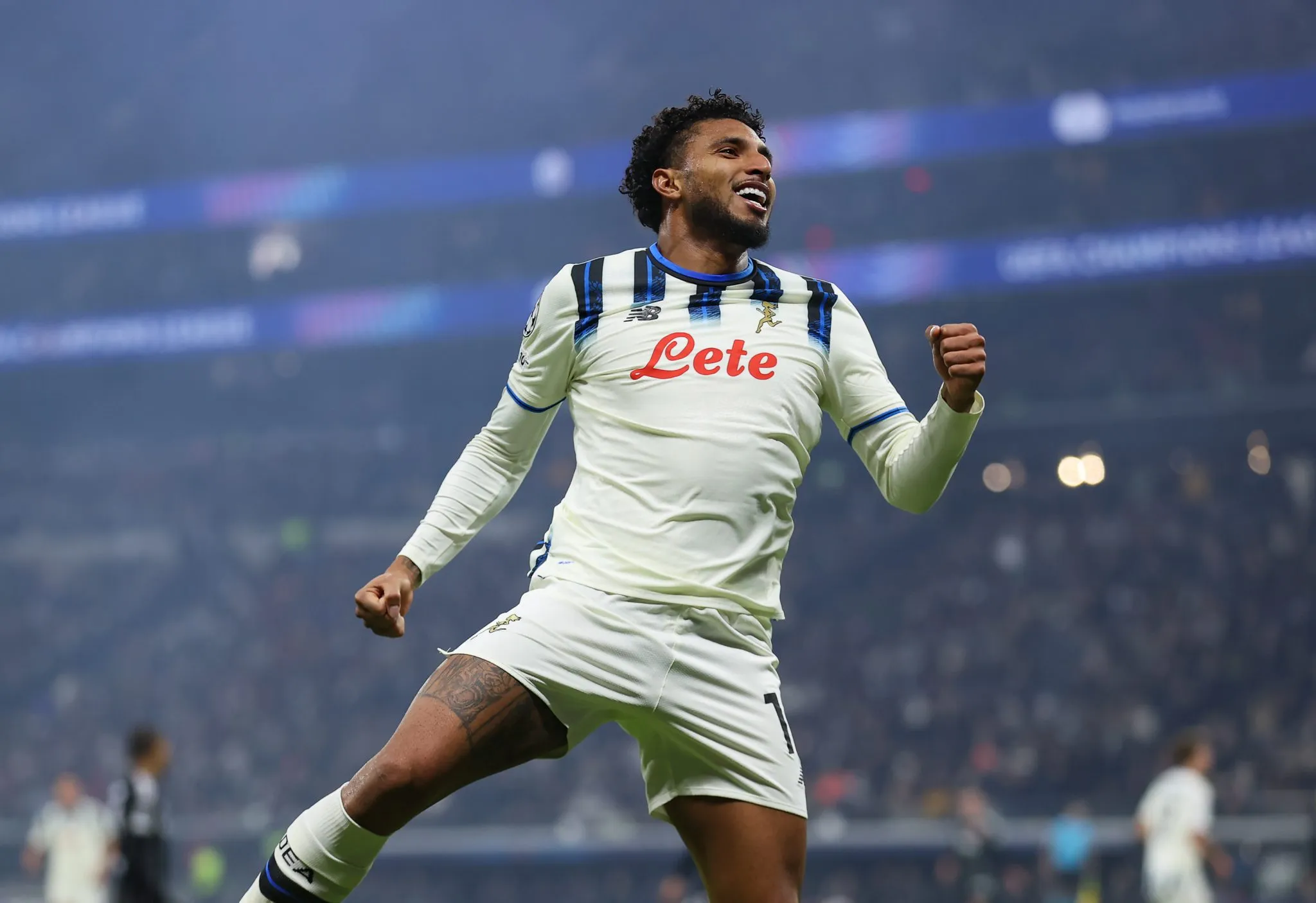 Com um p&eacute; fora da Atalanta, &Eacute;derson deve retomar namoro com gigante ingl&ecirc;s