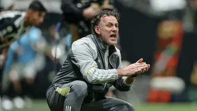 &lsquo;Eu falhei&rsquo;: Milito cumpre palavra e faz autocr&iacute;tica mesmo ap&oacute;s vit&oacute;ria do Atl&eacute;tico-MG