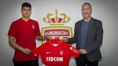 Por &euro; 20 milh&otilde;es, Monaco contrata Pietro Pellegri, revela&ccedil;&atilde;o de 16 anos do Genoa