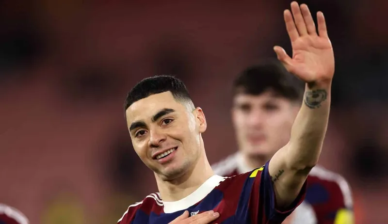 Almir&oacute;n se despede do Newcastle para se apresentar ao Atlanta United ap&oacute;s descartar oferta do Botafogo
