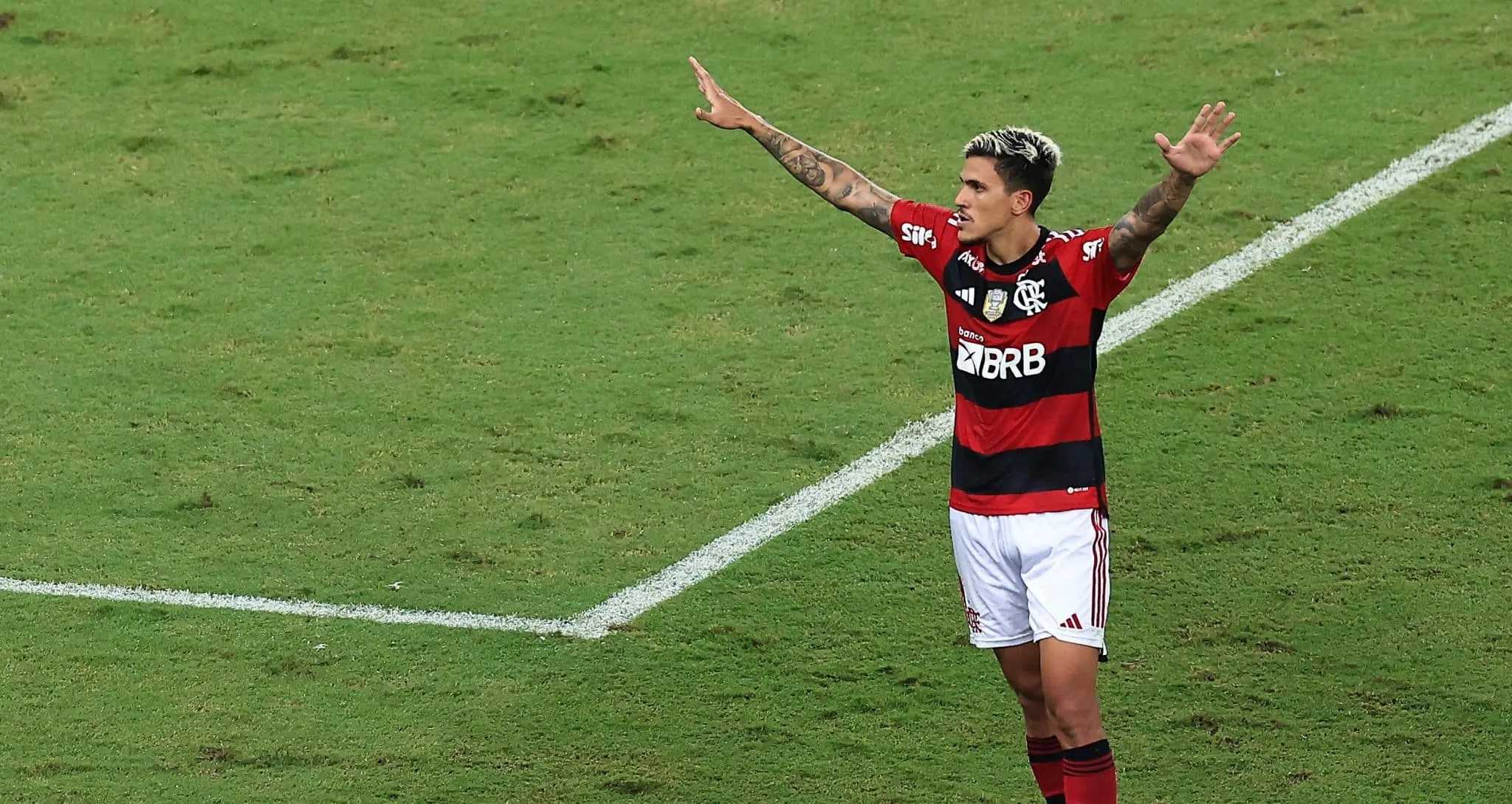 O Flamengo ap&aacute;tico da ida se transformou numa m&aacute;quina de gols na volta e estra&ccedil;alhou o Maring&aacute;