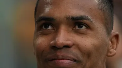 Alex Sandro muda de ideia e pode negar propostas do futebol europeu