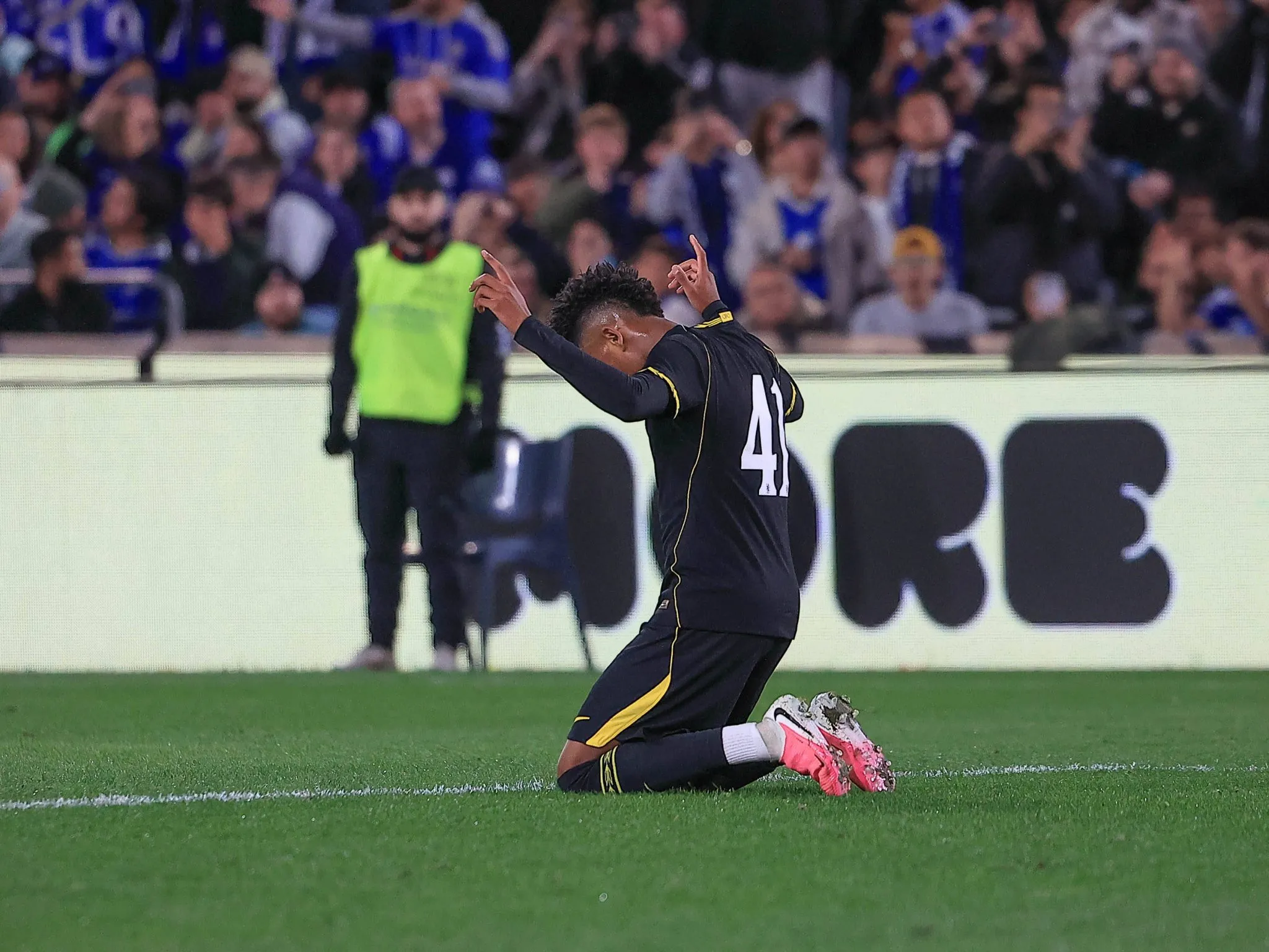 Est&ecirc;v&atilde;o marcou o &uacute;nico gol do Chelsea contra Tottenham e Juventus 