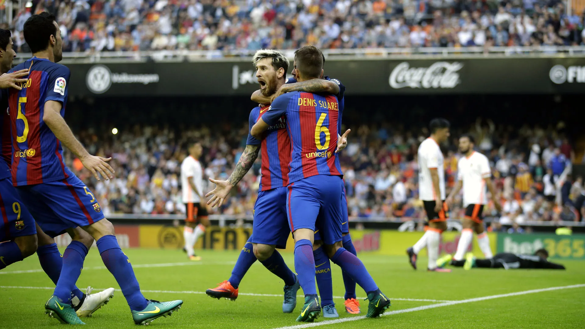 Precis&atilde;o de Messi no &uacute;ltimo minuto leva Barcelona a bater Valencia em joga&ccedil;o no Mestalla