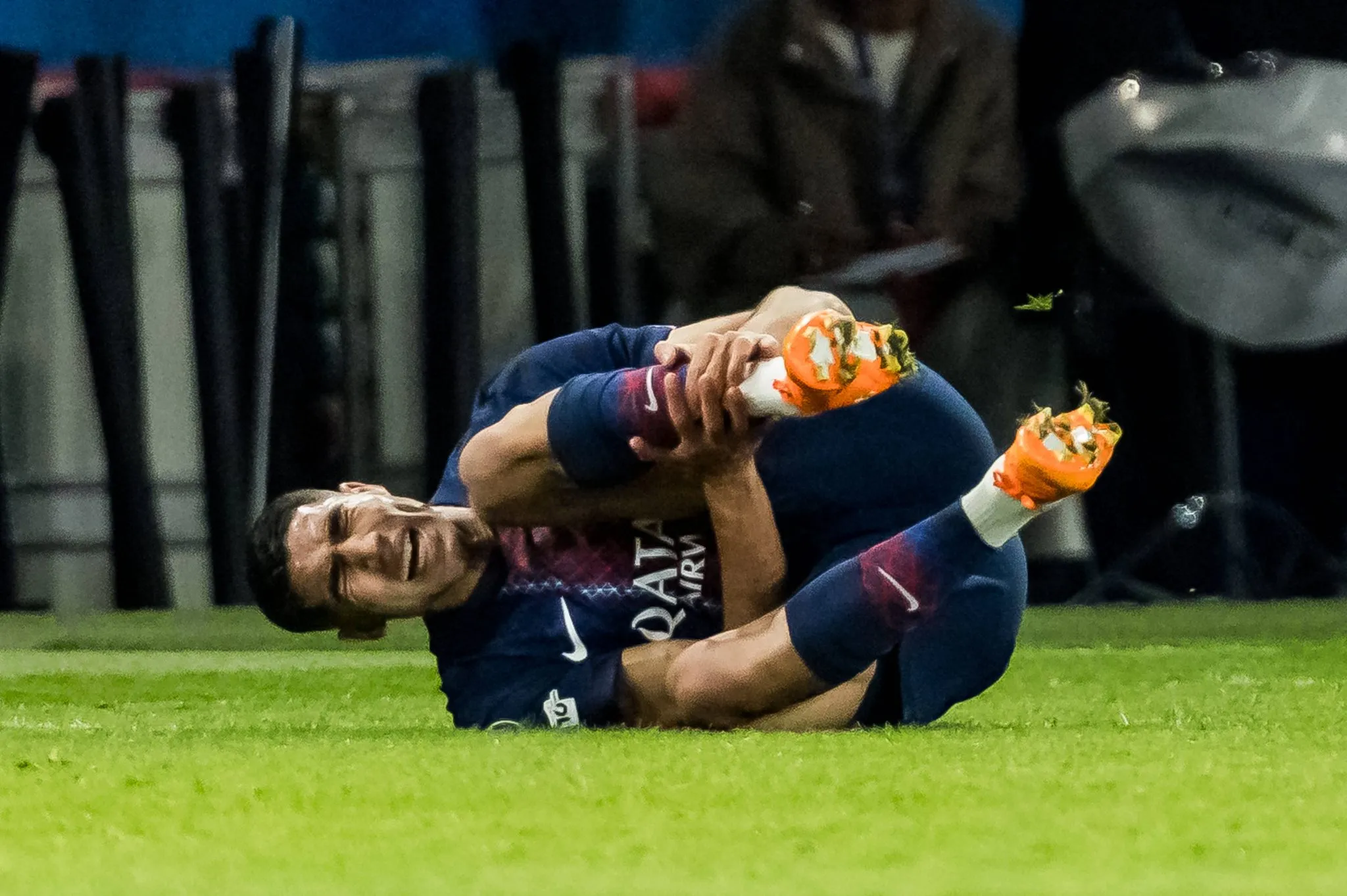 &lsquo;Insubstitu&iacute;vel&rsquo;, les&atilde;o de Hakimi deve ser problema para al&eacute;m do PSG de Luis Enrique