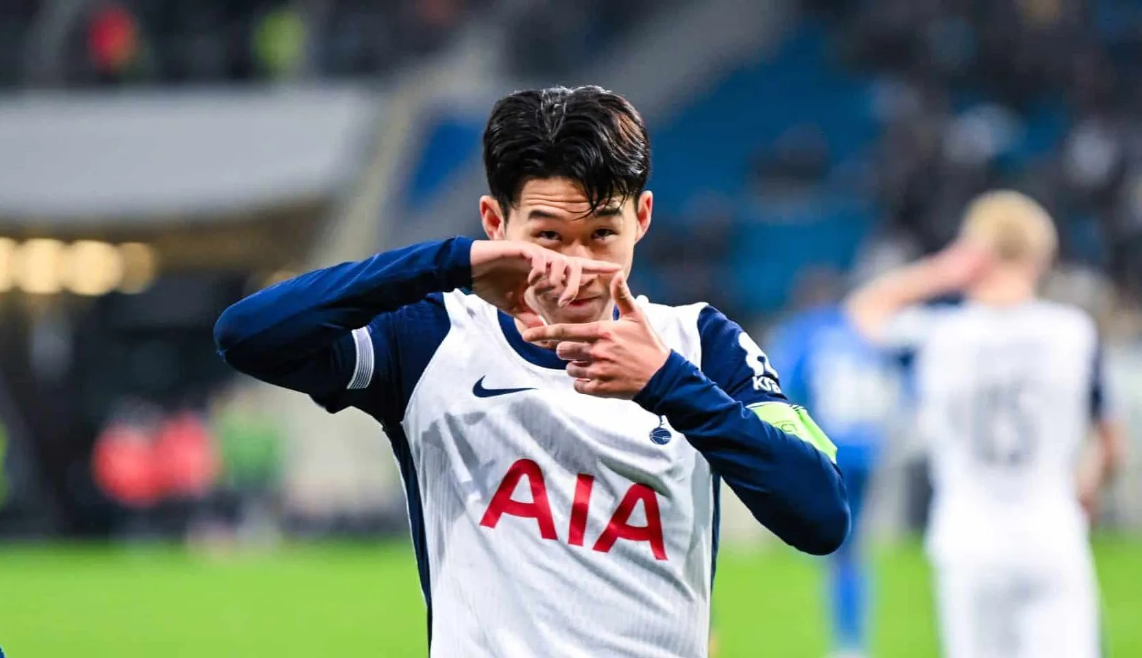 Guarda de honra e muita emo&ccedil;&atilde;o: Son tem despedida &lsquo;quase&rsquo; perfeita no Tottenham