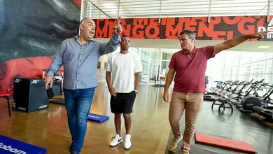 Negocia&ccedil;&atilde;o por L&eacute;o Ortiz pode encerrar passagem do Flamengo pela primeira janela de 2024