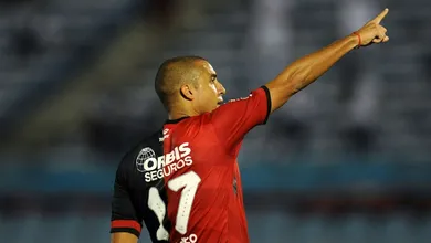 O sonho de Trezeguet e o esp&iacute;rito do Nacional mostram bem o que &eacute; a Libertadores