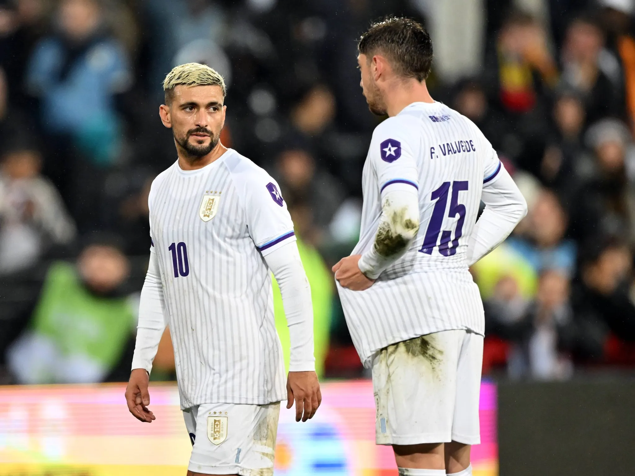 Arrascaeta e Valverde em jogo do Uruguai