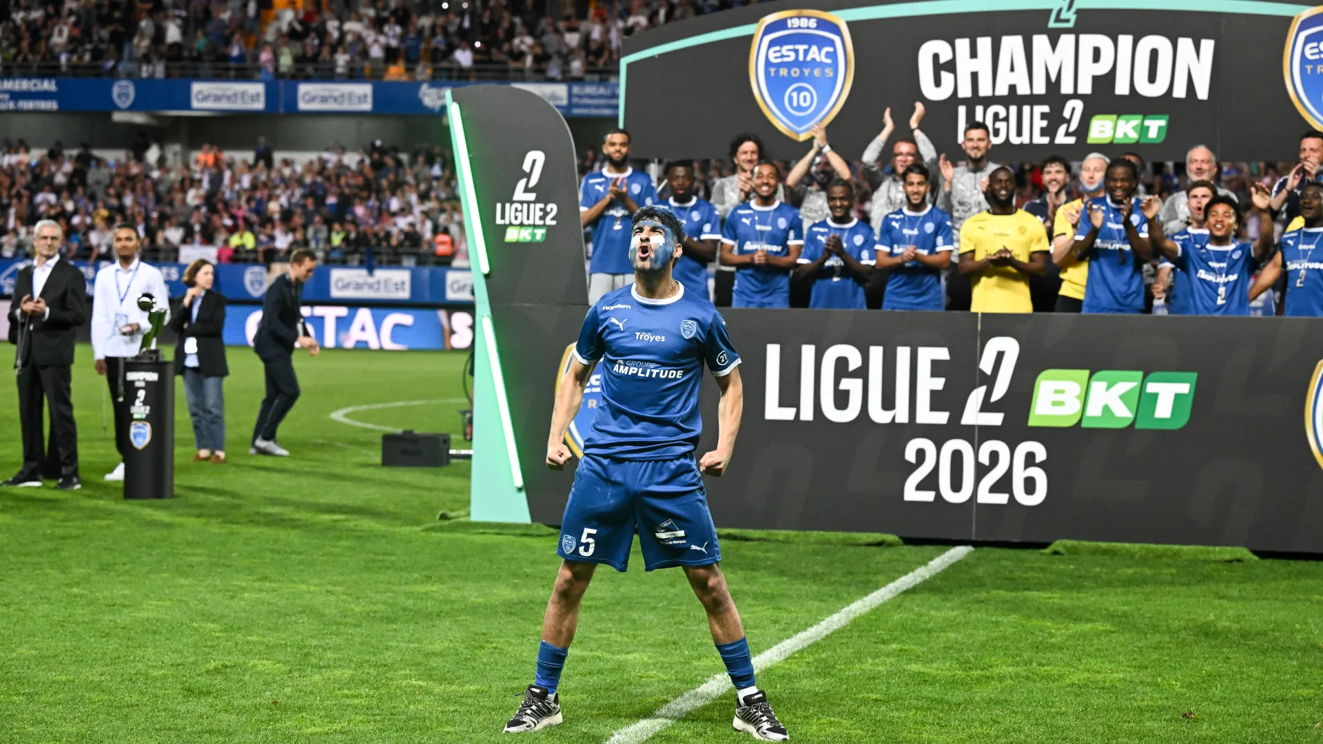 Troyes foi o campe&atilde;o Ligue 2