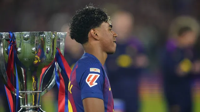 &lsquo;N&atilde;o gosto muito disso&rsquo;: Flick critica gesto de Yamal na comemora&ccedil;&atilde;o de La Liga