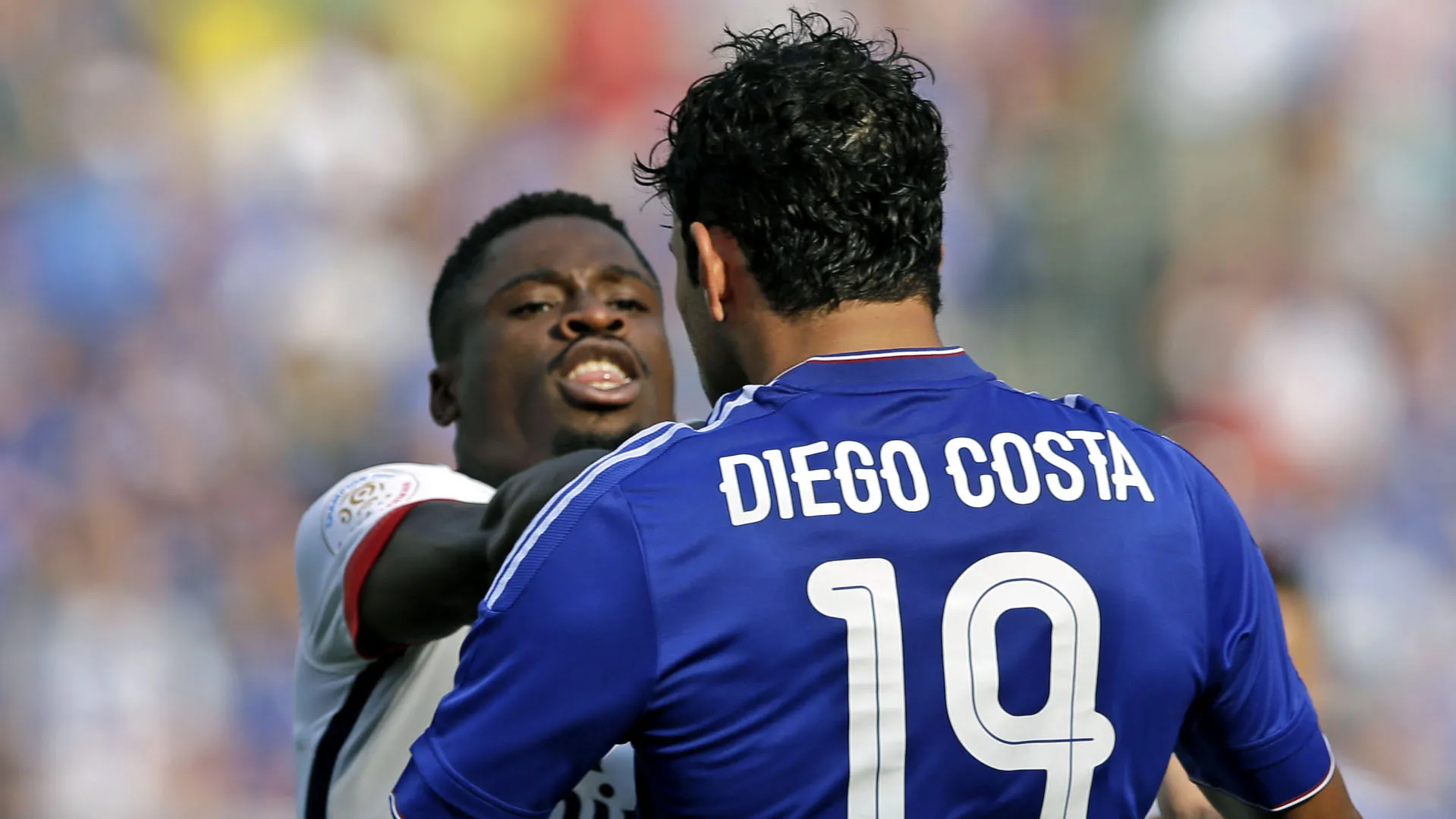 Amistoso? Chelsea e PSG teve bateu levou de Diego Costa x Aurier e Ibra x Terry
