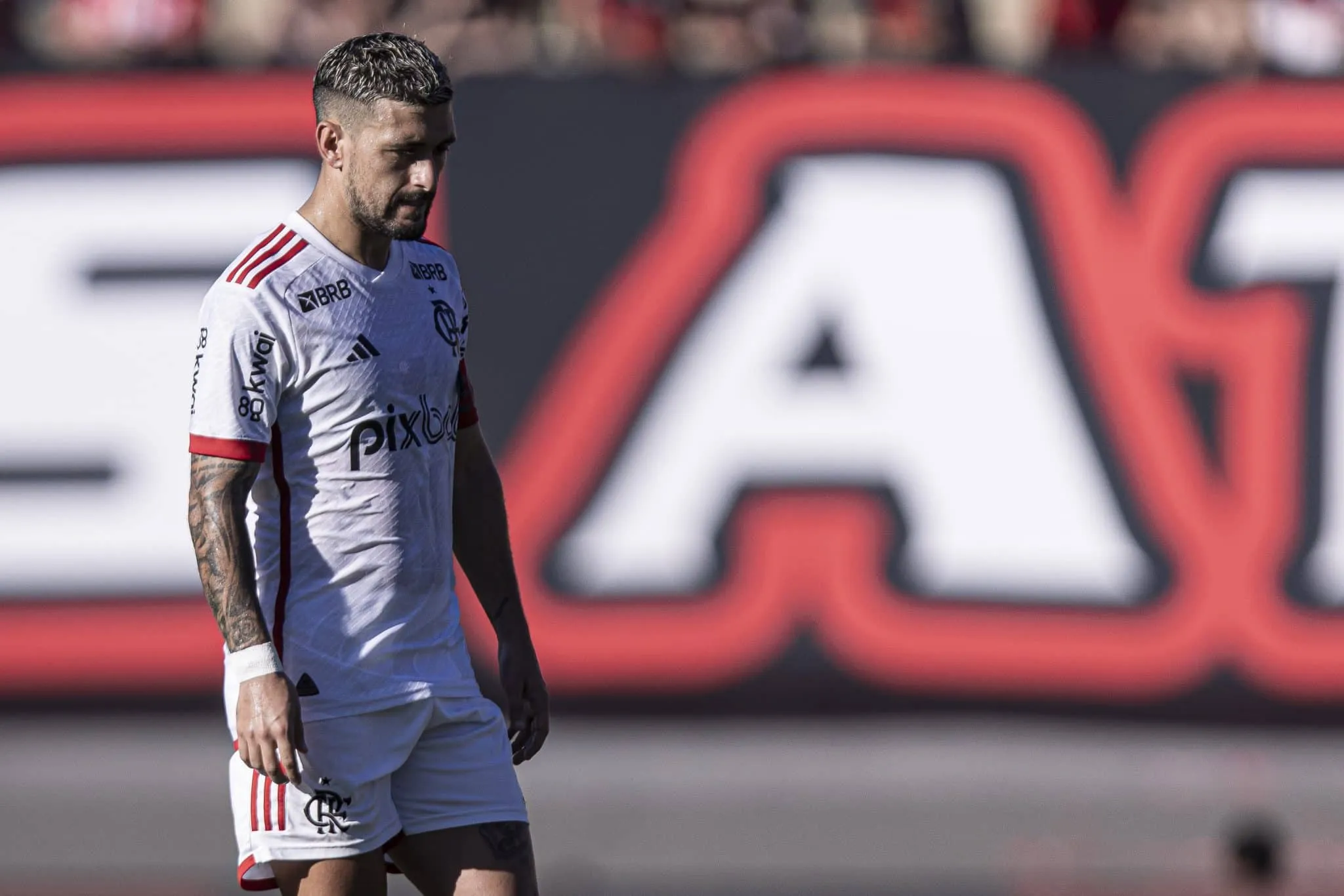 Queda  de rendimento de Arrascaeta pode explicar oscila&ccedil;&atilde;o do Flamengo