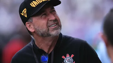 Ap&oacute;s mais de 40 dias, Corinthians est&aacute; pr&oacute;ximo de anunciar novo patrocinador m&aacute;ster