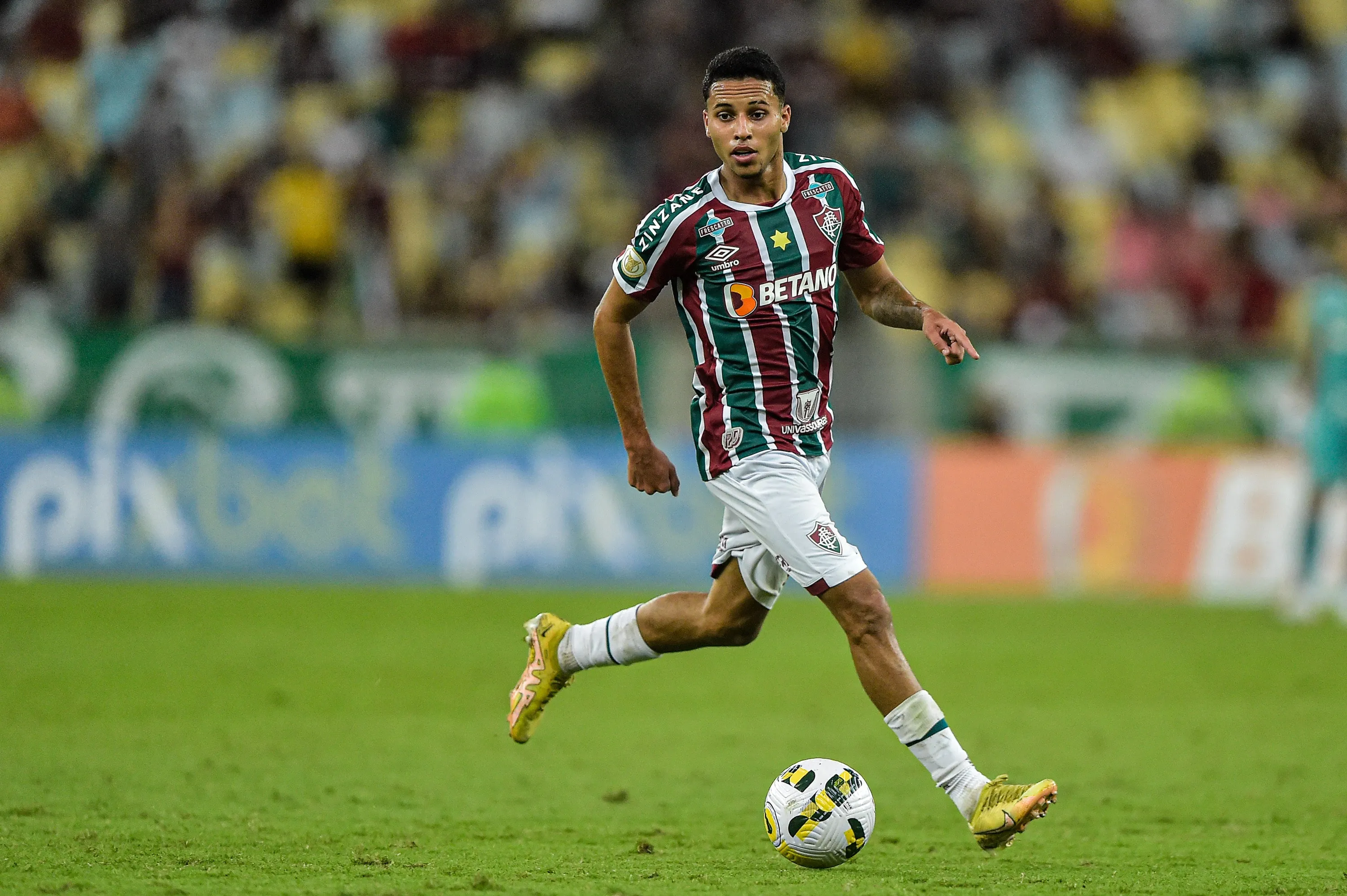 Fluminense tem esperan&ccedil;a de contar com Alexsander nas quartas de final da Libertadores