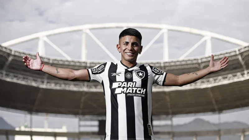 Contratado pelo Botafogo em 2024, Thiago Almada se tornou a mais cara contrata&ccedil;&atilde;o da hist&oacute;ria do pa&iacute;s, custando R$ 137 milh&otilde;es