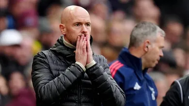 Zagueiro mostra insatisfa&ccedil;&atilde;o por especula&ccedil;&otilde;es sobre Ten Hag: &lsquo;Afeta os jogadores&rsquo;
