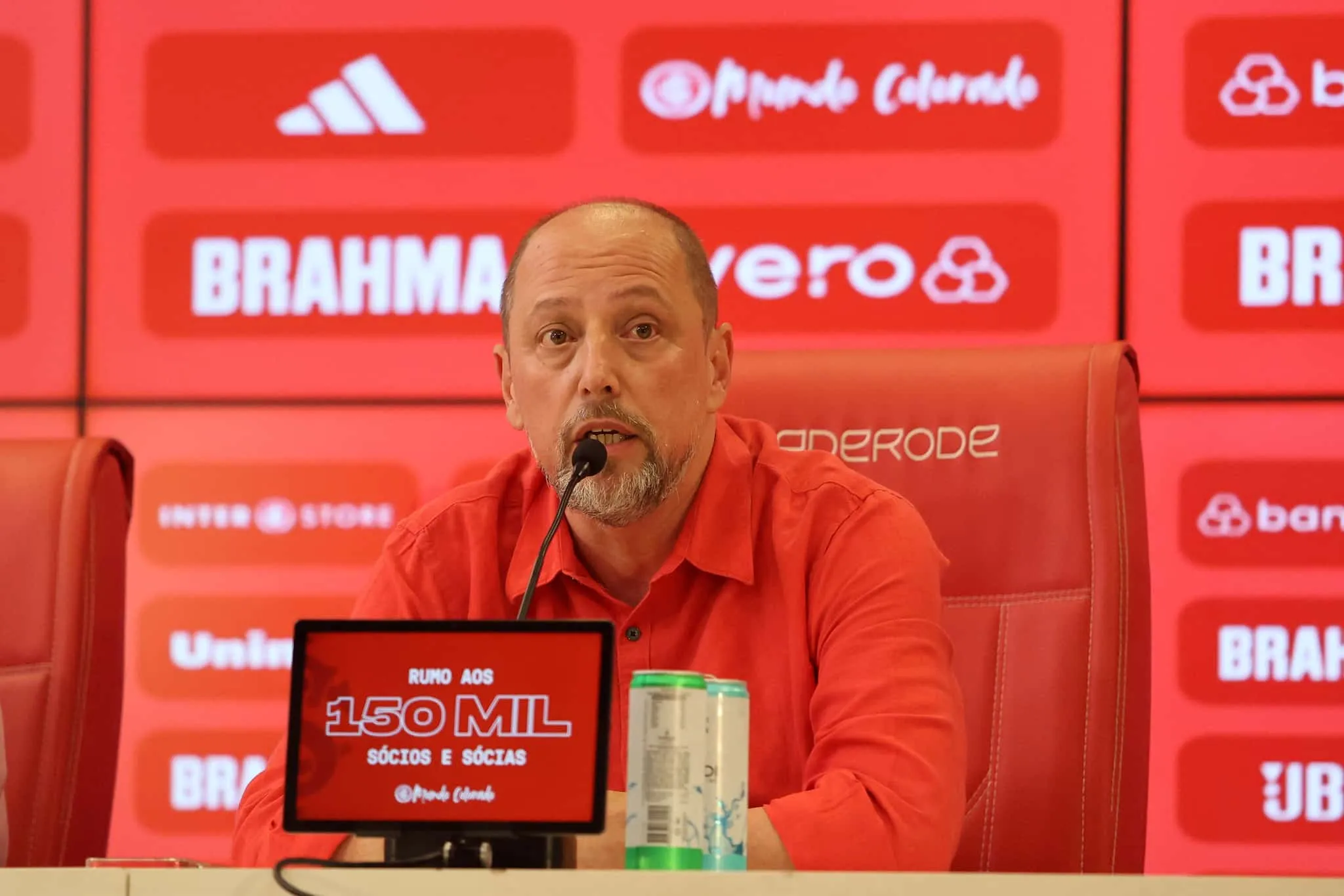 &lsquo;Uma coisa seria jogar futev&ocirc;lei na praia&rsquo;: presidente do Internacional alfinetou Renato ao falar sobre Coudet