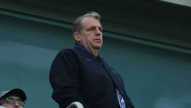 Jornal revela que dono do Chelsea tem site de ingressos considerado ilegal pela Premier League