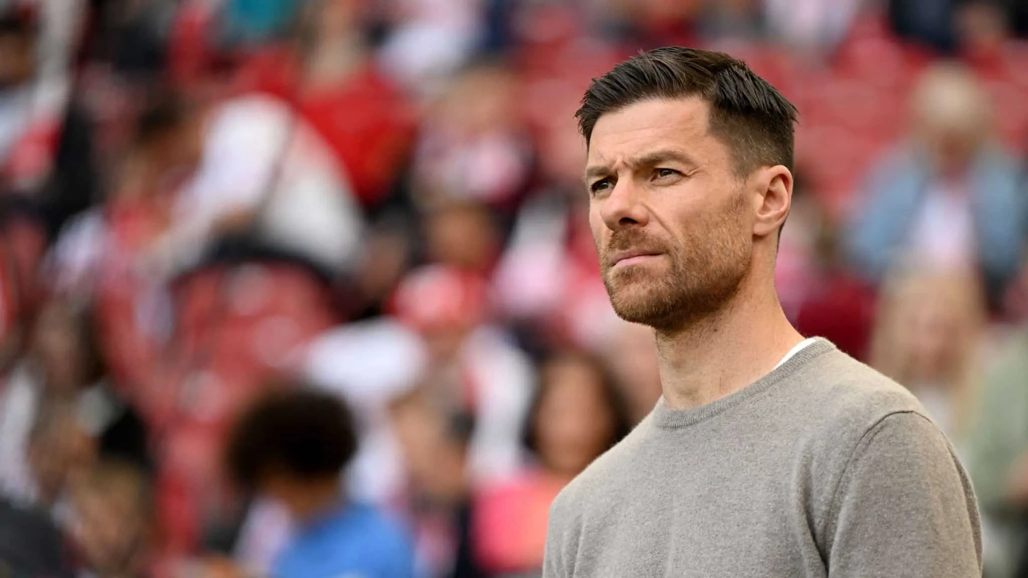 Xabi Alonso pretende ficar no Bayer Leverkusen at&eacute; 2024: &ldquo;Estou muito feliz com o clube&rdquo;